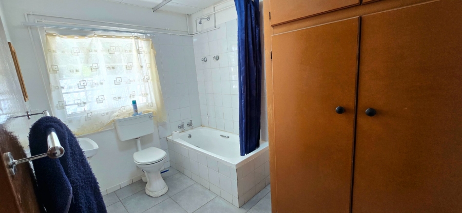 3 Bedroom Property for Sale in Universitas Free State